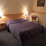 Le Bourbon Centre 2* פאו