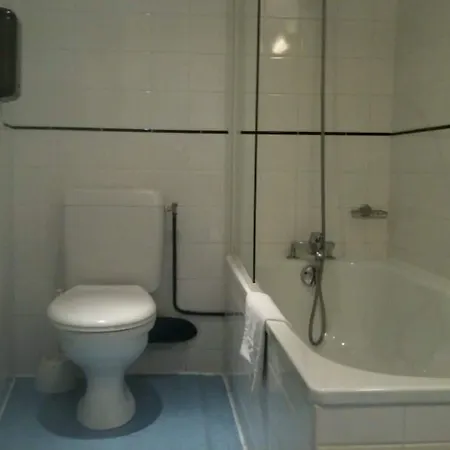 Отель Le Bourbon Centre 2*