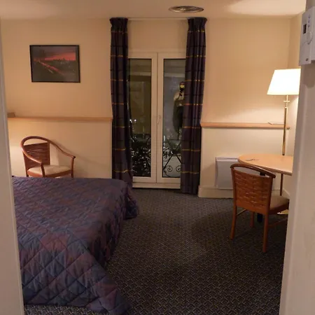 Отель Le Bourbon Centre 2*