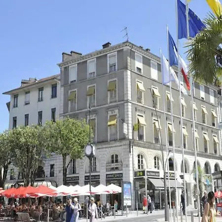 Le Bourbon Centre По