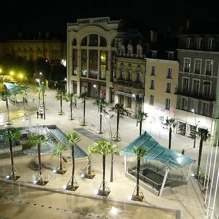 Le Bourbon Centre Hotel