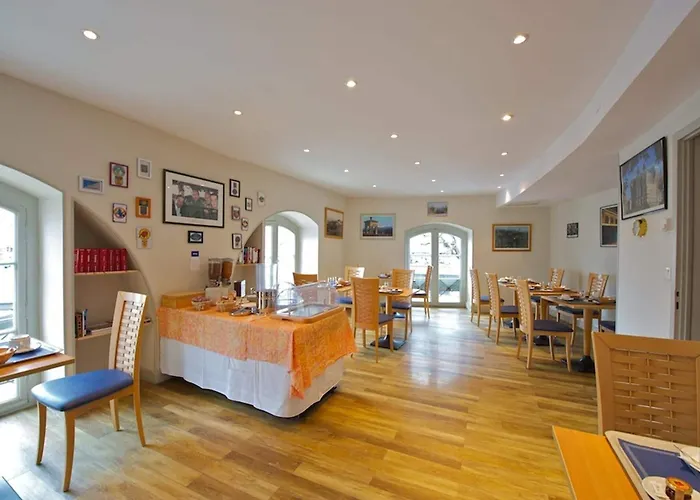 Le Bourbon Centre 2*