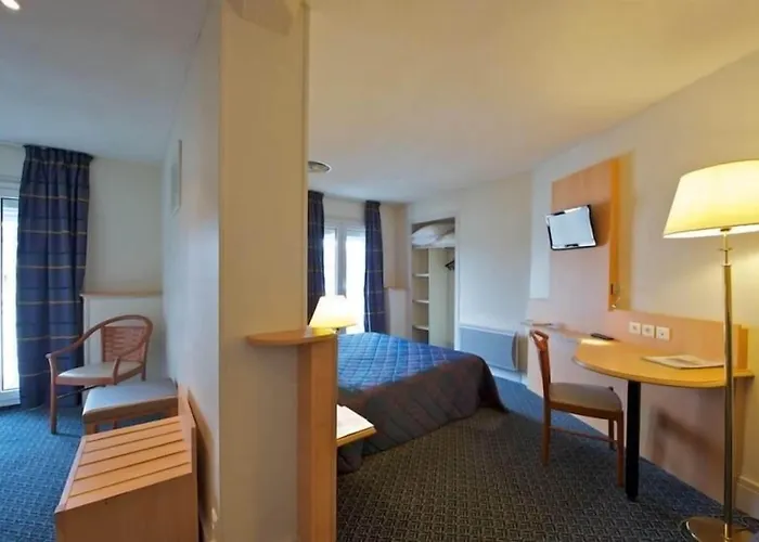 Le Bourbon Centre 2* ポー